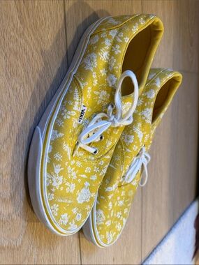 Adorable! Vans Yellow Floral Canvas Low-Top Sneakers